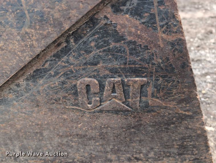 image for item EG2724 Caterpillar skid steer bucket