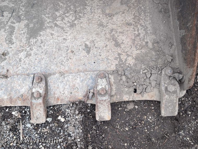 image for item EG2724 Caterpillar skid steer bucket