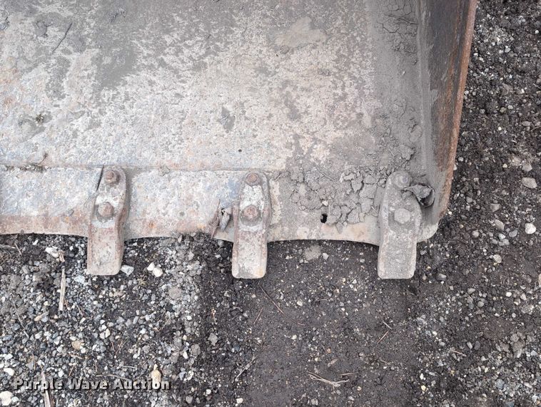 image for item EG2724 Caterpillar skid steer bucket