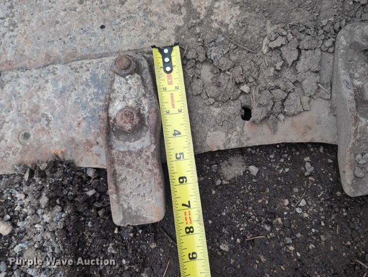 image for item EG2724 Caterpillar skid steer bucket