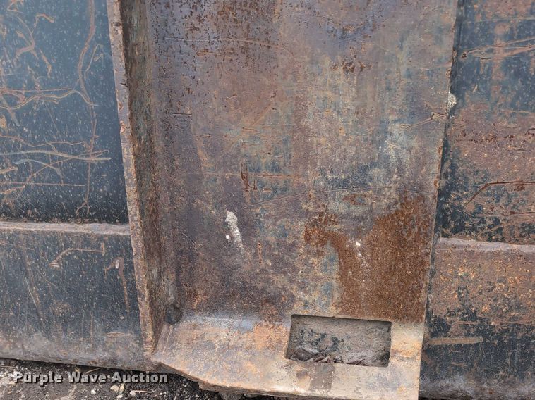 image for item EG2724 Caterpillar skid steer bucket