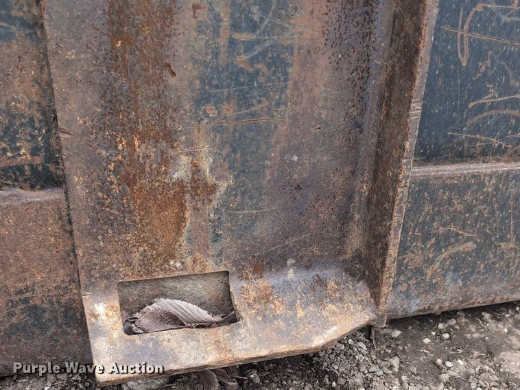 image for item EG2724 Caterpillar skid steer bucket