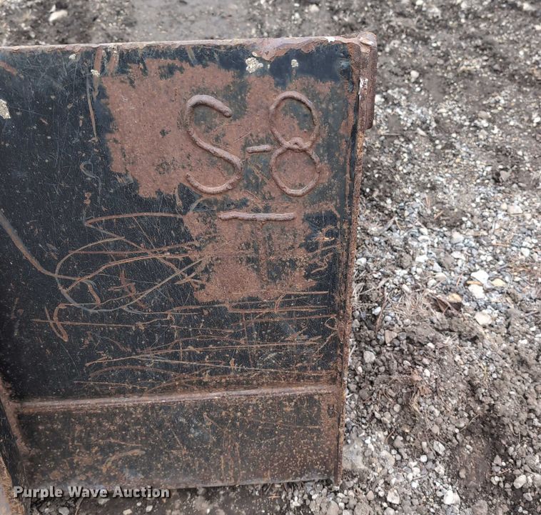 image for item EG2724 Caterpillar skid steer bucket