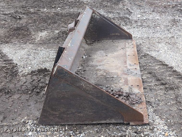image for item EG2725 Caterpillar skid steer bucket