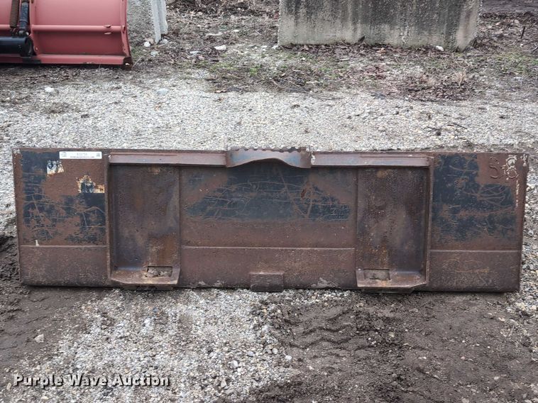 image for item EG2725 Caterpillar skid steer bucket