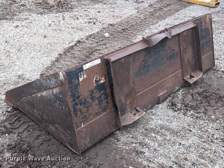 image for item EG2725 Caterpillar skid steer bucket