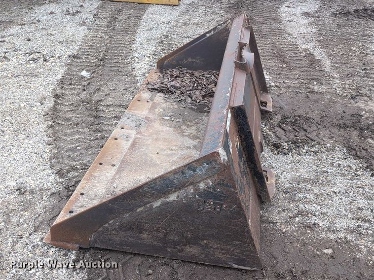 image for item EG2725 Caterpillar skid steer bucket