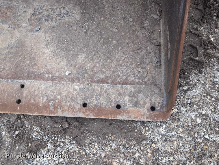 image for item EG2725 Caterpillar skid steer bucket