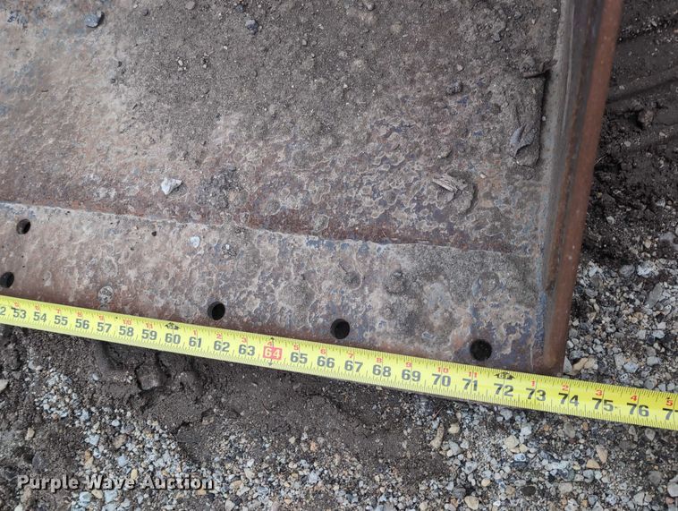 image for item EG2725 Caterpillar skid steer bucket