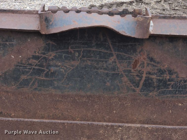 image for item EG2725 Caterpillar skid steer bucket