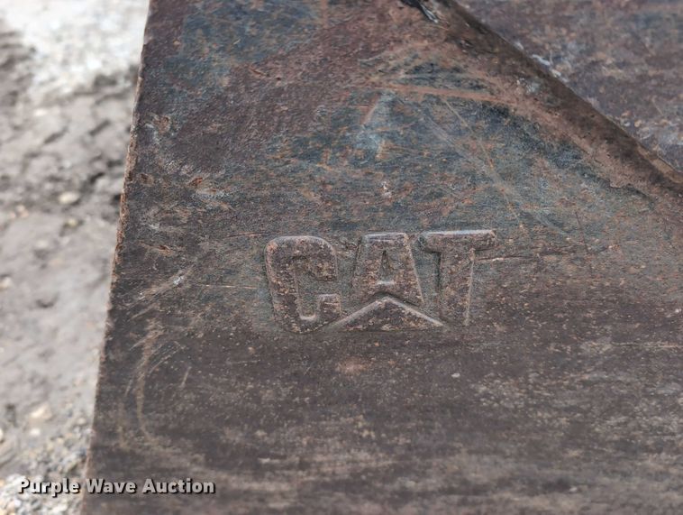 image for item EG2725 Caterpillar skid steer bucket