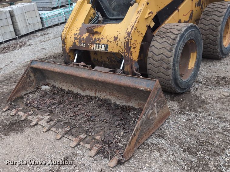 image for item EG2726 2013 Caterpillar 262C2 skid steer loader