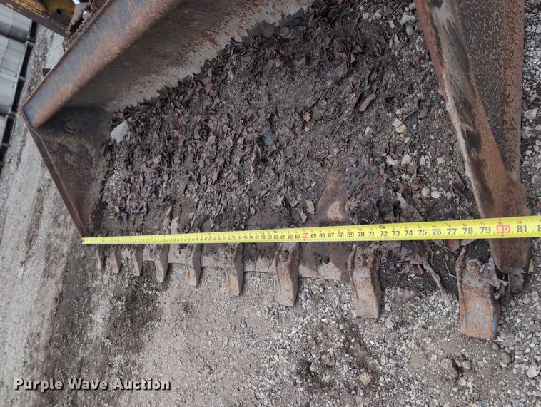 image for item EG2726 2013 Caterpillar 262C2 skid steer loader