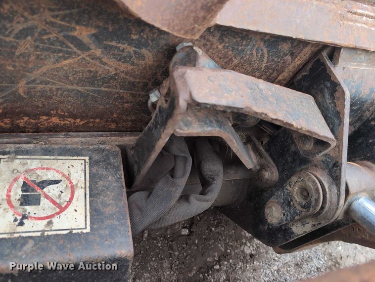 image for item EG2726 2013 Caterpillar 262C2 skid steer loader