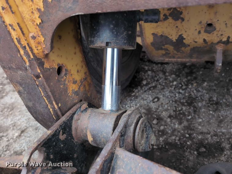 image for item EG2726 2013 Caterpillar 262C2 skid steer loader