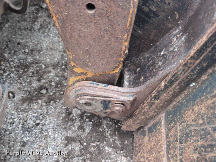 image for item EG2726 2013 Caterpillar 262C2 skid steer loader