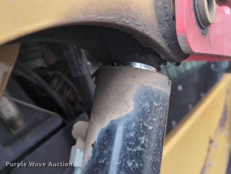 image for item EG2726 2013 Caterpillar 262C2 skid steer loader