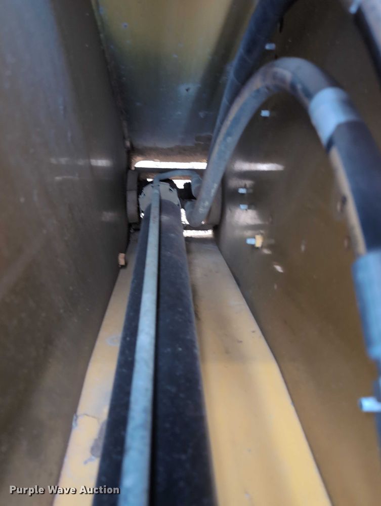 image for item EG2726 2013 Caterpillar 262C2 skid steer loader