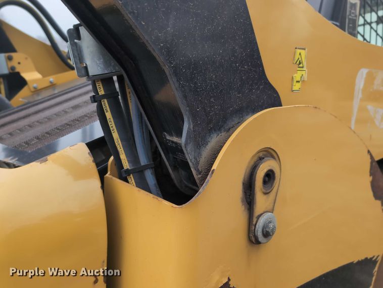 image for item EG2726 2013 Caterpillar 262C2 skid steer loader