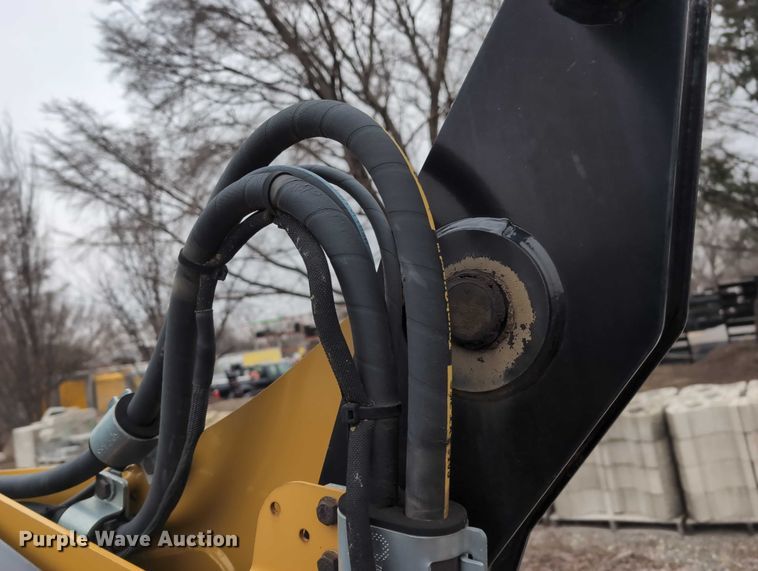 image for item EG2726 2013 Caterpillar 262C2 skid steer loader