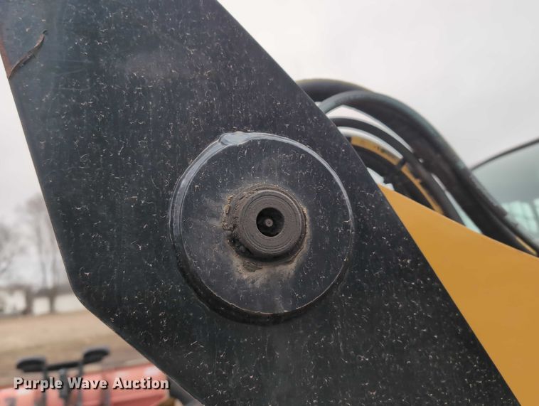 image for item EG2726 2013 Caterpillar 262C2 skid steer loader