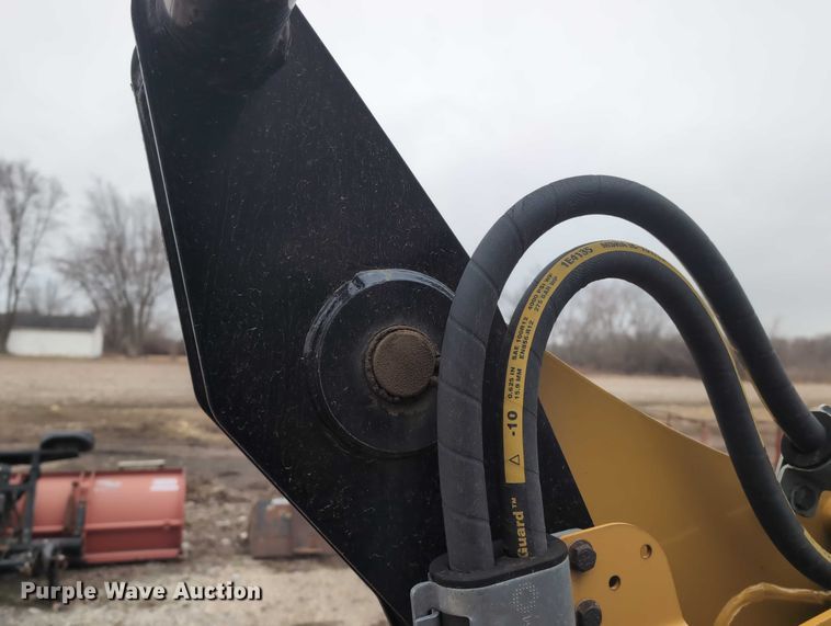 image for item EG2726 2013 Caterpillar 262C2 skid steer loader