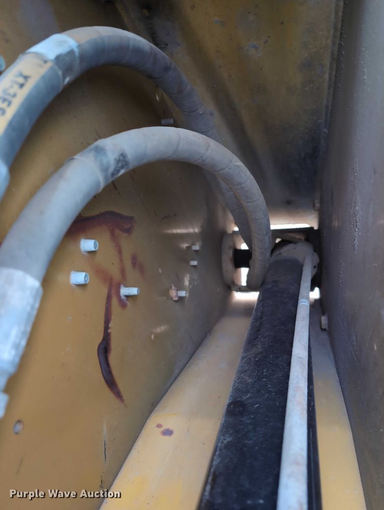 image for item EG2726 2013 Caterpillar 262C2 skid steer loader