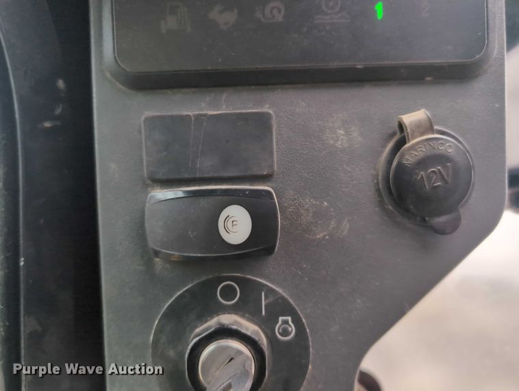 image for item EG2726 2013 Caterpillar 262C2 skid steer loader