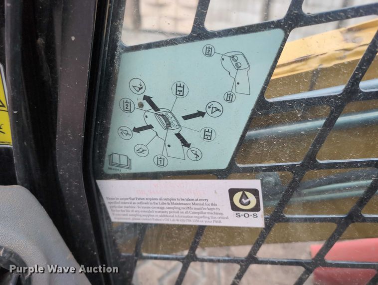 image for item EG2726 2013 Caterpillar 262C2 skid steer loader