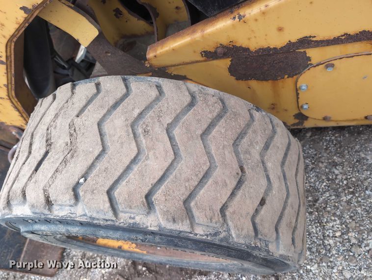 image for item EG2726 2013 Caterpillar 262C2 skid steer loader