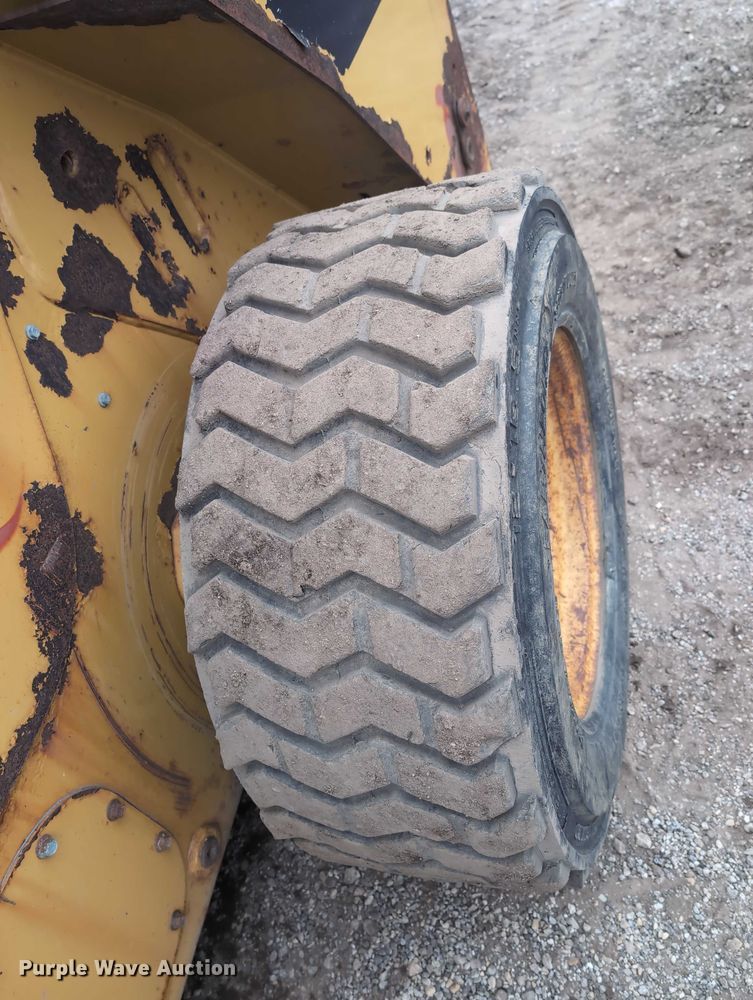 image for item EG2726 2013 Caterpillar 262C2 skid steer loader