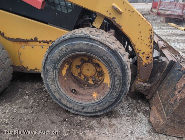 image for item EG2726 2013 Caterpillar 262C2 skid steer loader