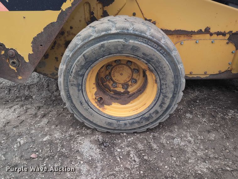 image for item EG2726 2013 Caterpillar 262C2 skid steer loader