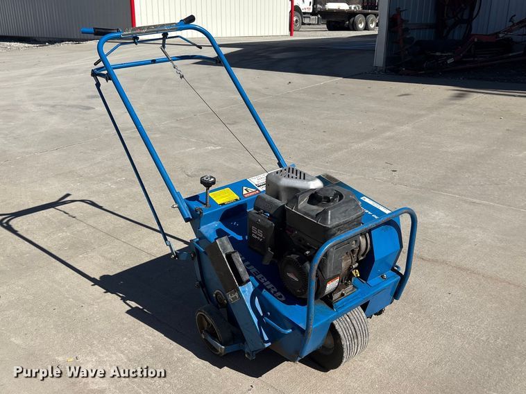 image for item EI5719 2006 Husqvarna B530B aerator