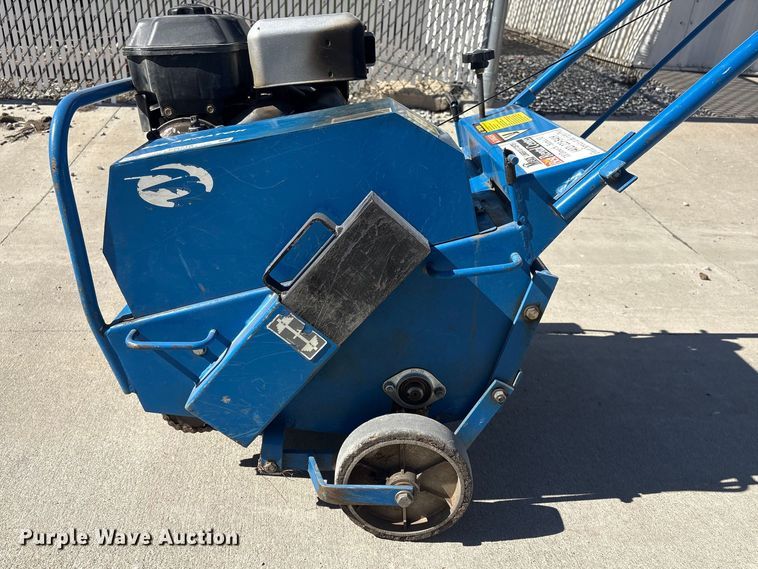 image for item EI5719 2006 Husqvarna B530B aerator