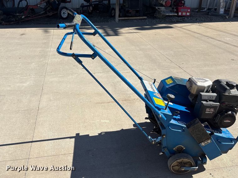 image for item EI5719 2006 Husqvarna B530B aerator