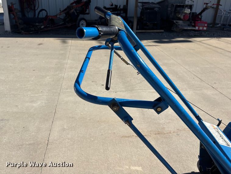 image for item EI5719 2006 Husqvarna B530B aerator