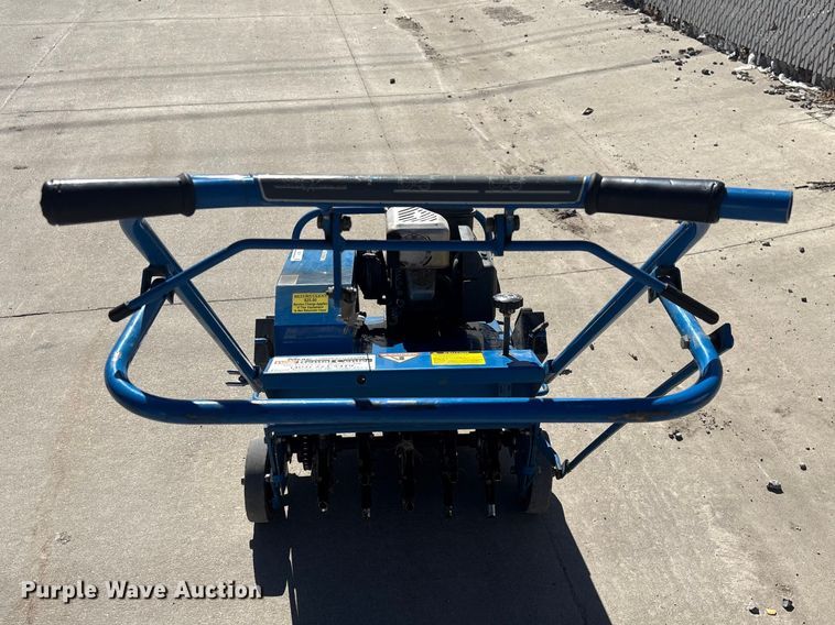 image for item EI5719 2006 Husqvarna B530B aerator