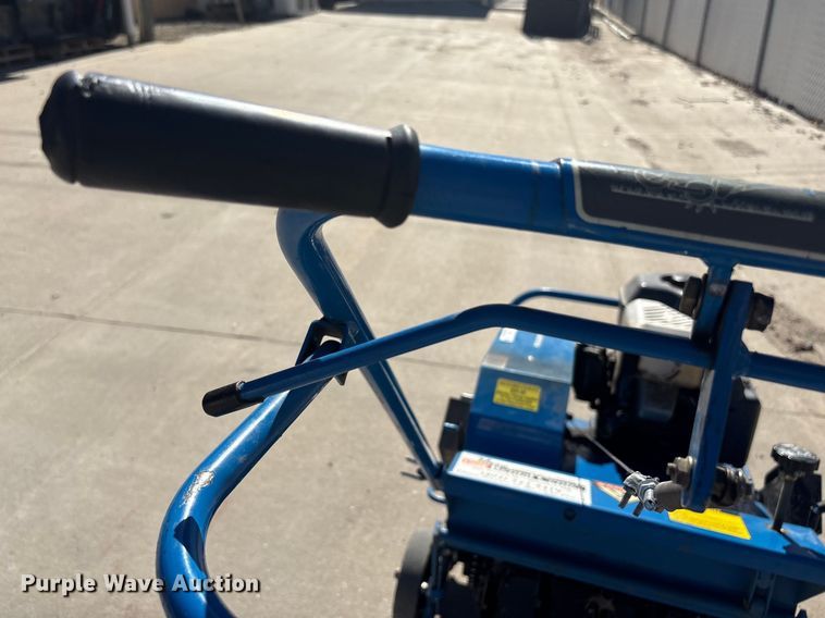 image for item EI5719 2006 Husqvarna B530B aerator