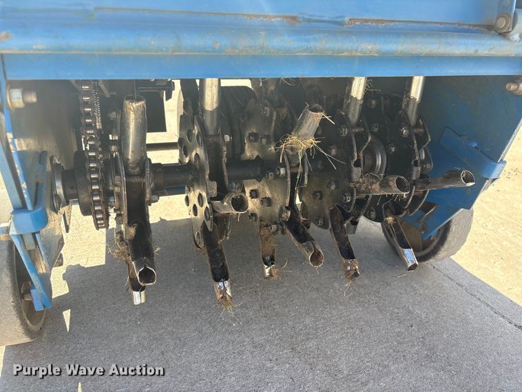 image for item EI5719 2006 Husqvarna B530B aerator