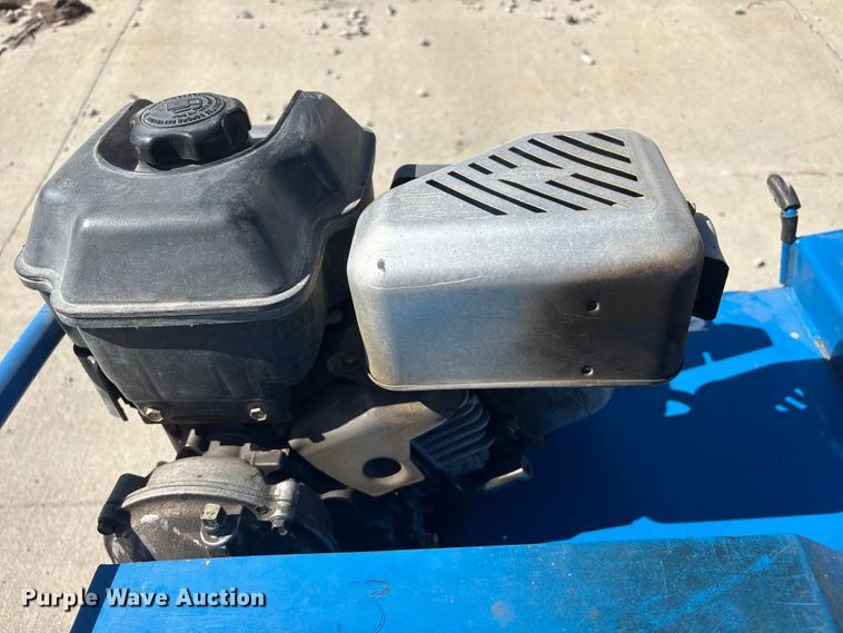 image for item EI5719 2006 Husqvarna B530B aerator