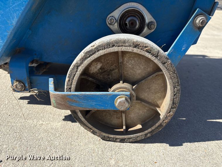 image for item EI5719 2006 Husqvarna B530B aerator