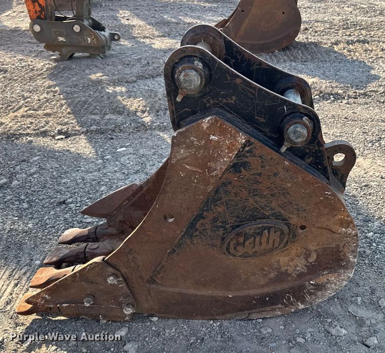 image for item EM2364 Geith excavator bucket