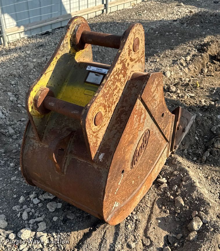 image for item EM2365 Geith excavator bucket