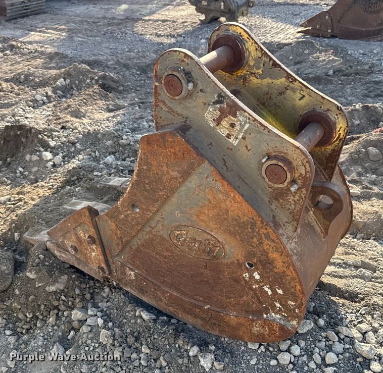 image for item EM2365 Geith excavator bucket