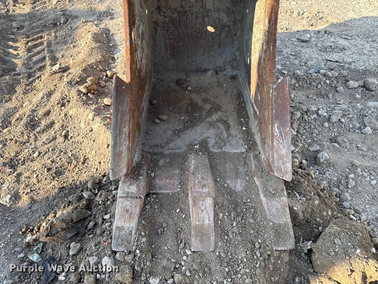 image for item EM2365 Geith excavator bucket
