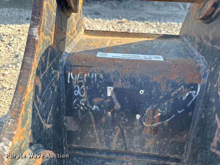 image for item EM2368 Diesel excavator bucket