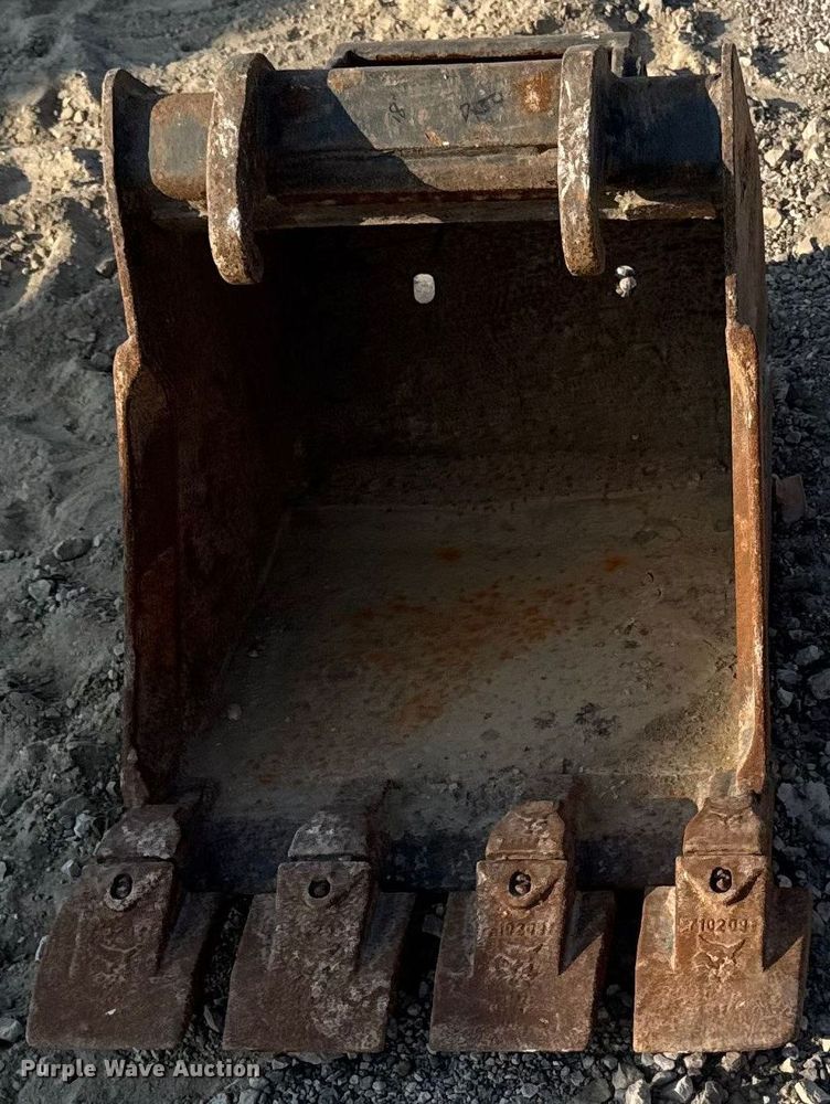 image for item EM2369 Bobcat excavator bucket