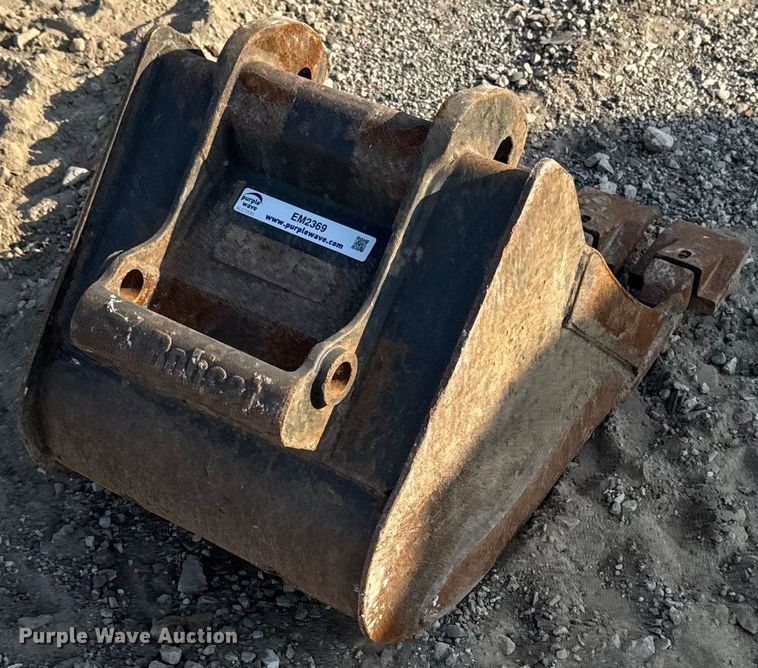 image for item EM2369 Bobcat excavator bucket
