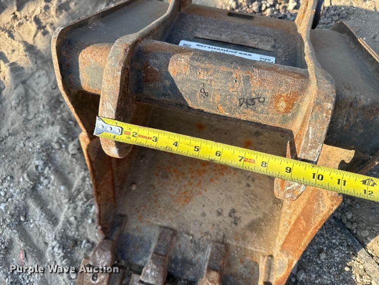 image for item EM2369 Bobcat excavator bucket